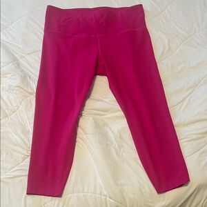 Nike Women’s Magenta Capri Leggings 23” inseam